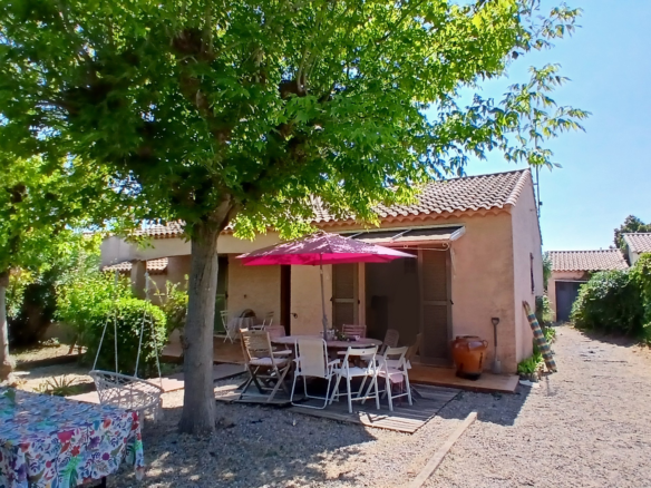4-bedroom Detached House In Autignac, France (100 M²)