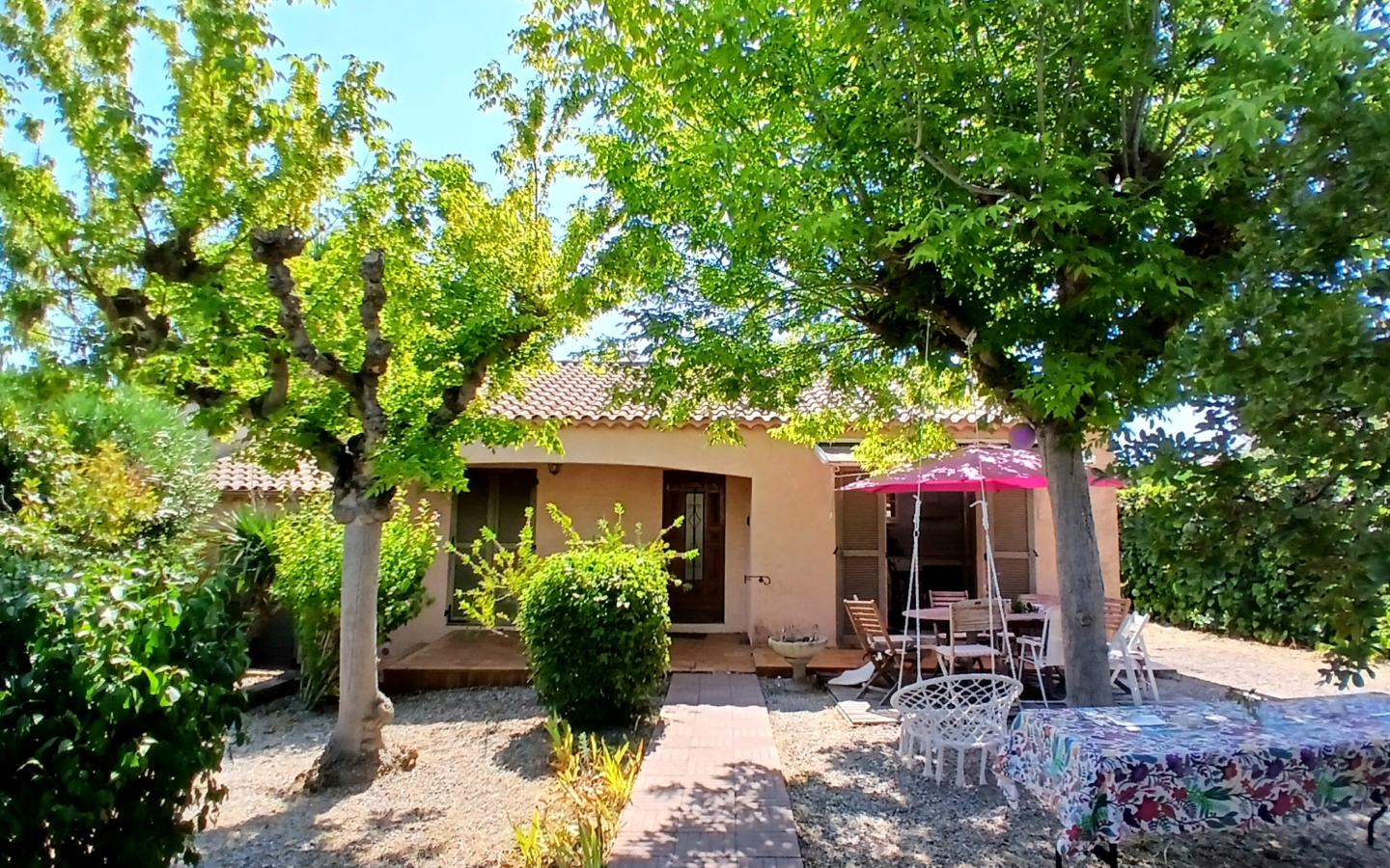 4-bedroom Detached House In Autignac, France (100 M²)