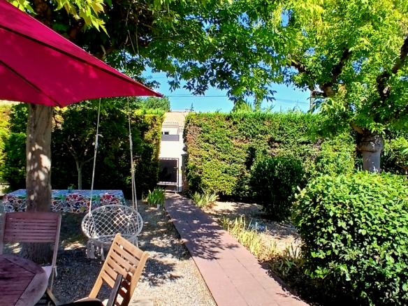 4-bedroom Detached House In Autignac, France (100 M²)