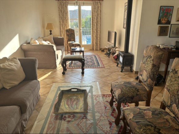 4-bedroom Detached House In Autignac, France (100 M²)