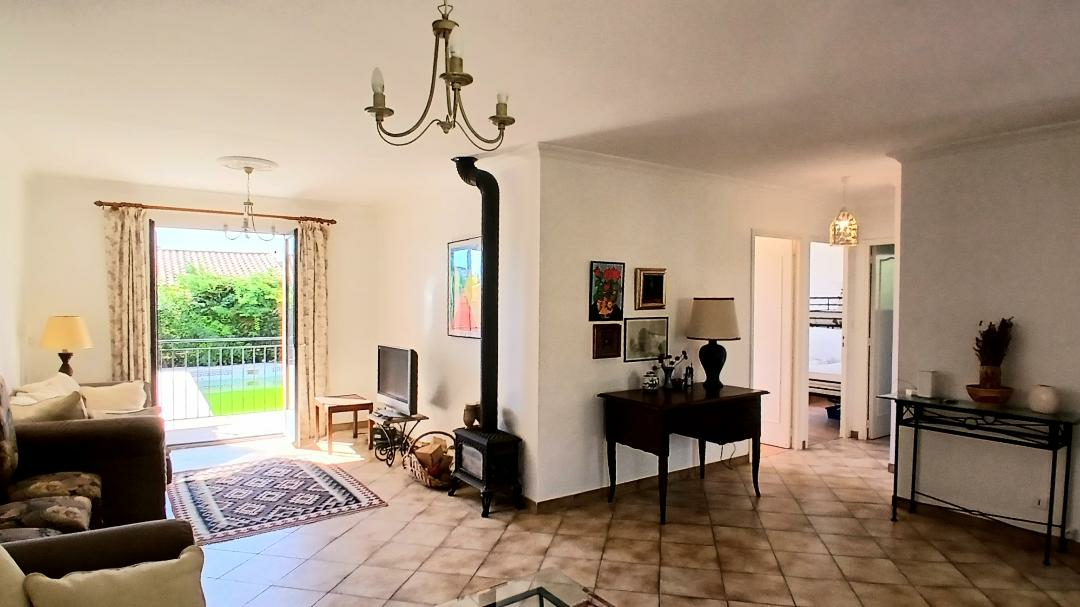 4-bedroom Detached House In Autignac, France (100 M²)