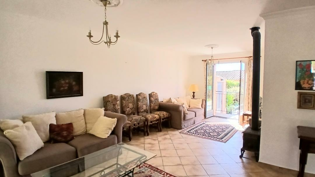 4-bedroom Detached House In Autignac, France (100 M²)