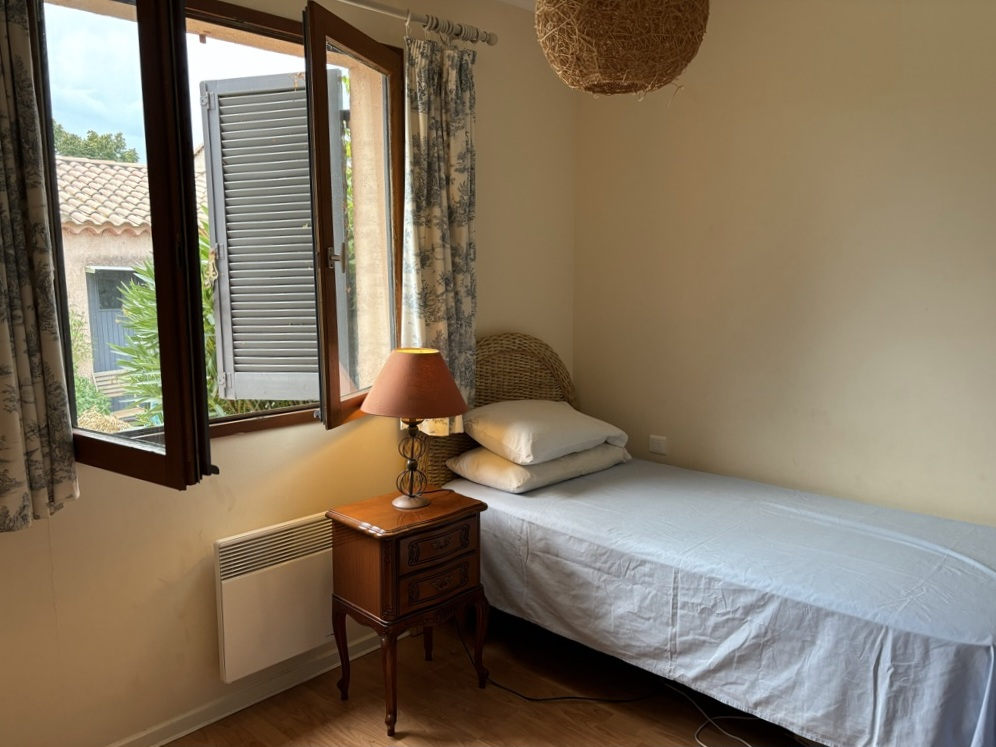 4-bedroom Detached House In Autignac, France (100 M²)
