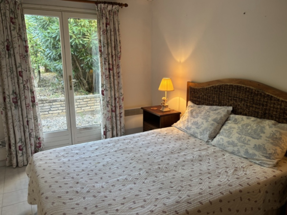 4-bedroom Detached House In Autignac, France (100 M²)