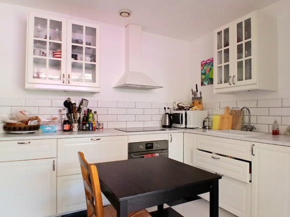 4-bedroom Detached House In Autignac, France (100 M²)