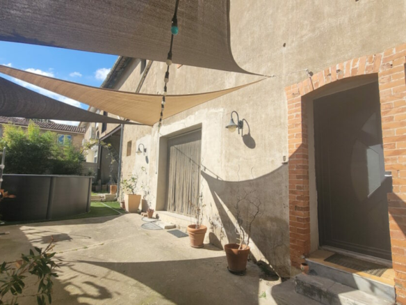 3-bedroom House In Autignac, France (155 M²)