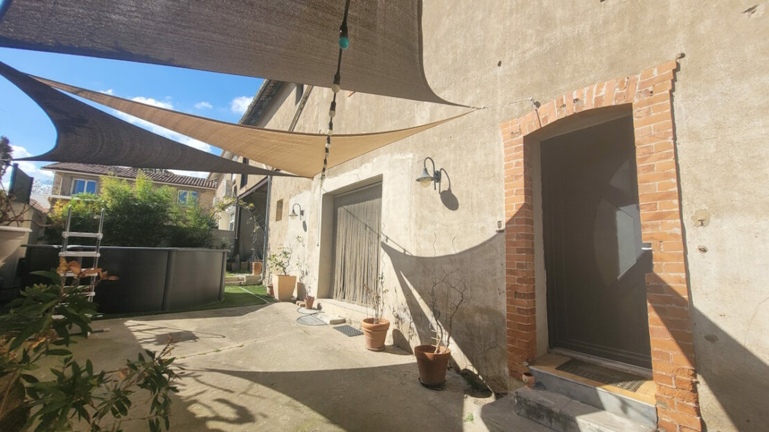3-bedroom House In Autignac, France (155 M²)