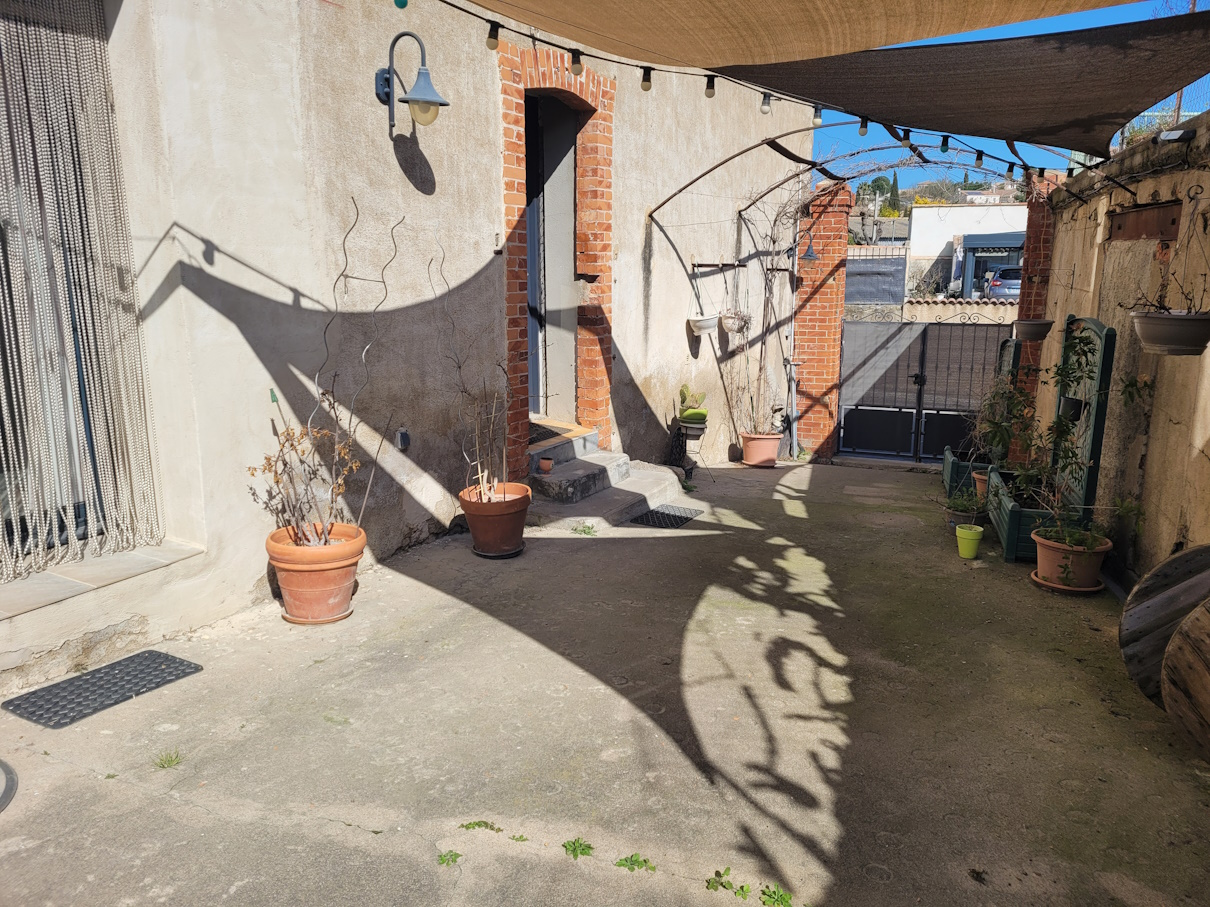 SGF253800EBC-e5d6bd 3-bedroom House In Autignac, France (155 M²)