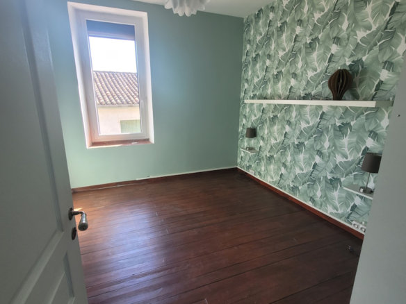 3-bedroom House In Autignac, France (155 M²)
