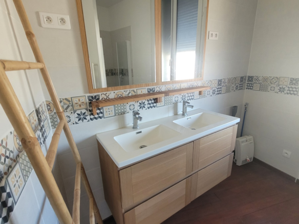 3-bedroom House In Autignac, France (155 M²)