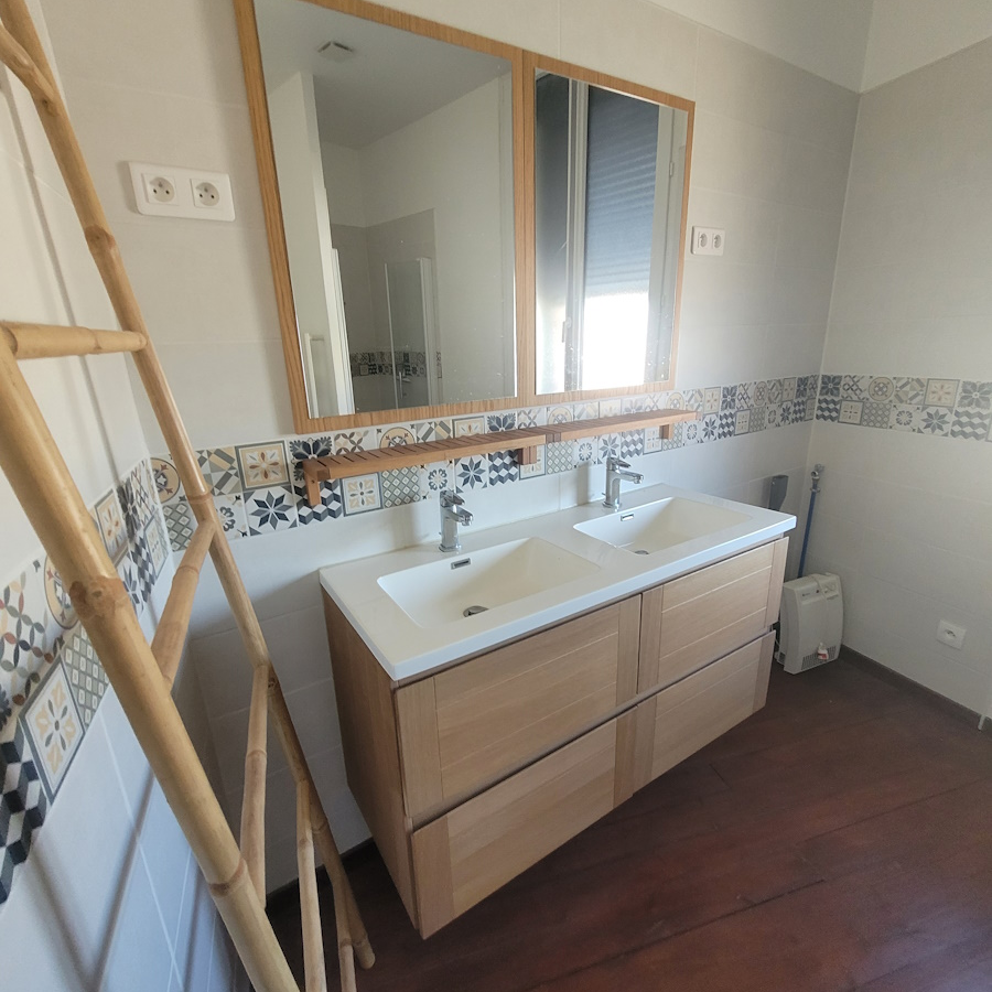 3-bedroom House In Autignac, France (155 M²)