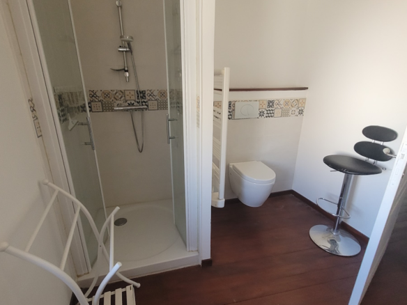 3-bedroom House In Autignac, France (155 M²)