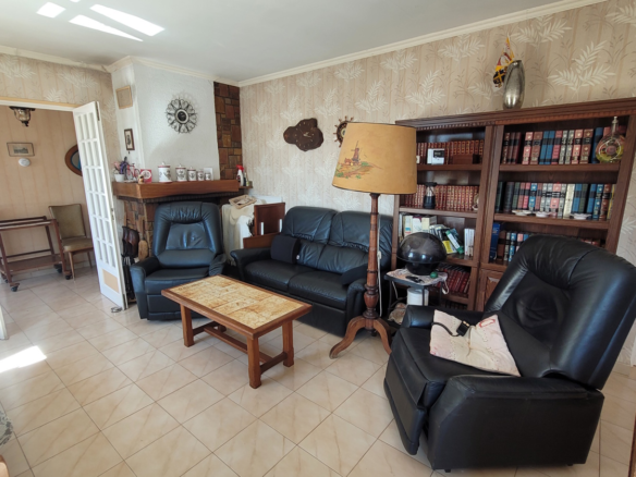 3-bedroom Detached House In Saint Genies De Fontedit, France (100 M²)