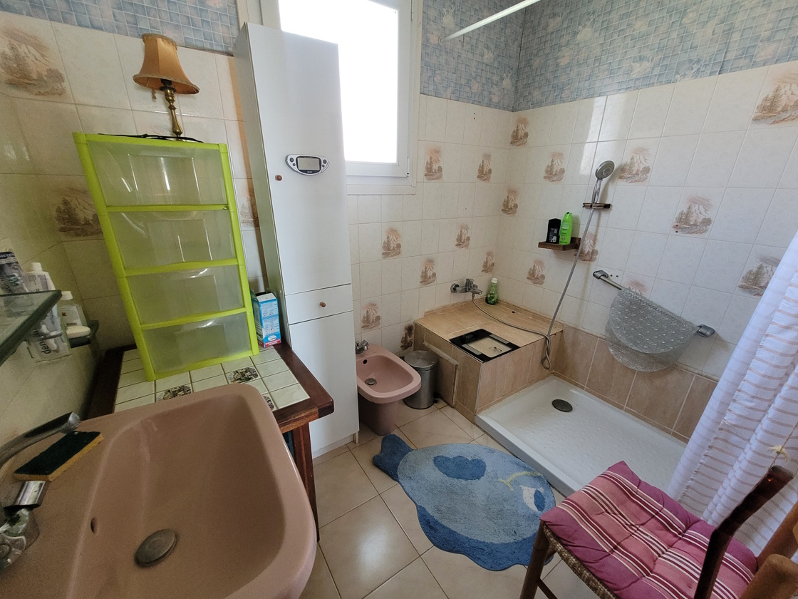 3-bedroom Detached House In Saint Genies De Fontedit, France (100 M²)