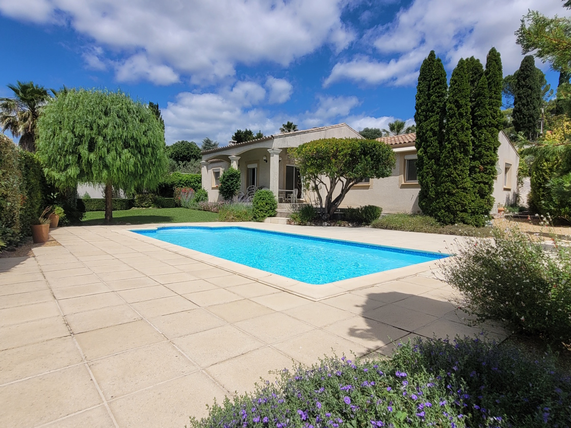 4-bedroom Detached House In Saint Genies De Fontedit, France (155 M²)