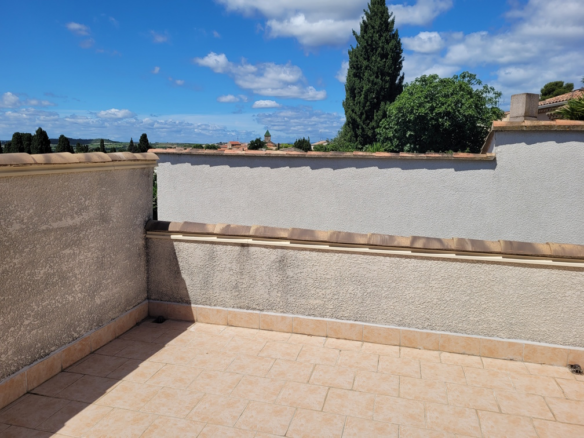 4-bedroom Detached House In Saint Genies De Fontedit, France (155 M²)