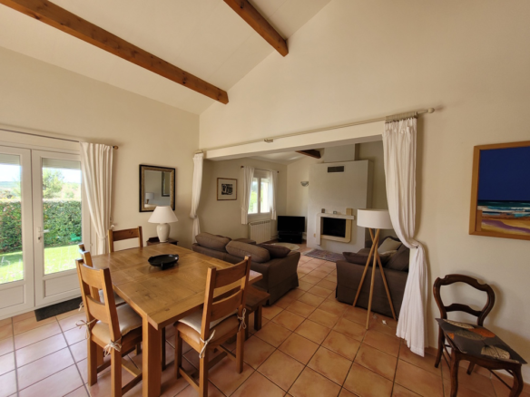4-bedroom Detached House In Saint Genies De Fontedit, France (155 M²)