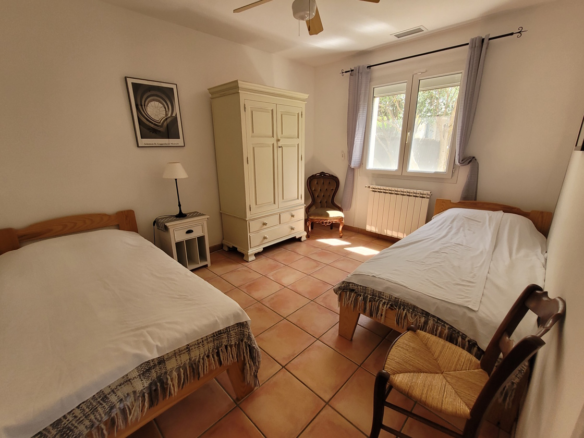 4-bedroom Detached House In Saint Genies De Fontedit, France (155 M²)