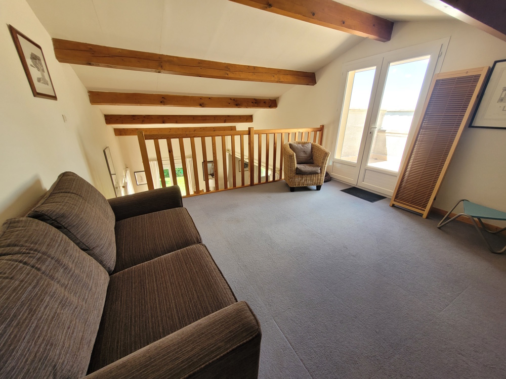 4-bedroom Detached House In Saint Genies De Fontedit, France (155 M²)