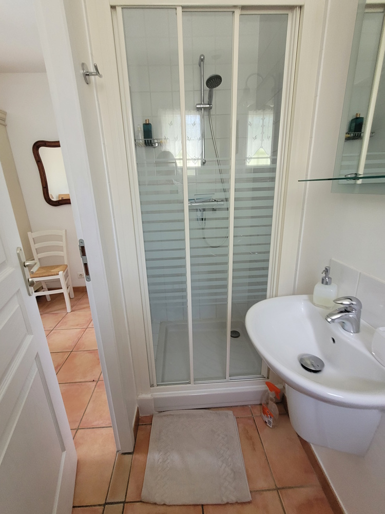4-bedroom Detached House In Saint Genies De Fontedit, France (155 M²)