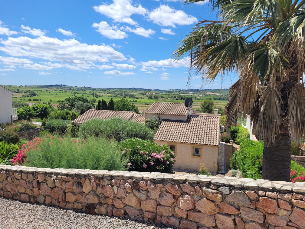 4-bedroom Detached House In Saint Genies De Fontedit, France (155 M²)