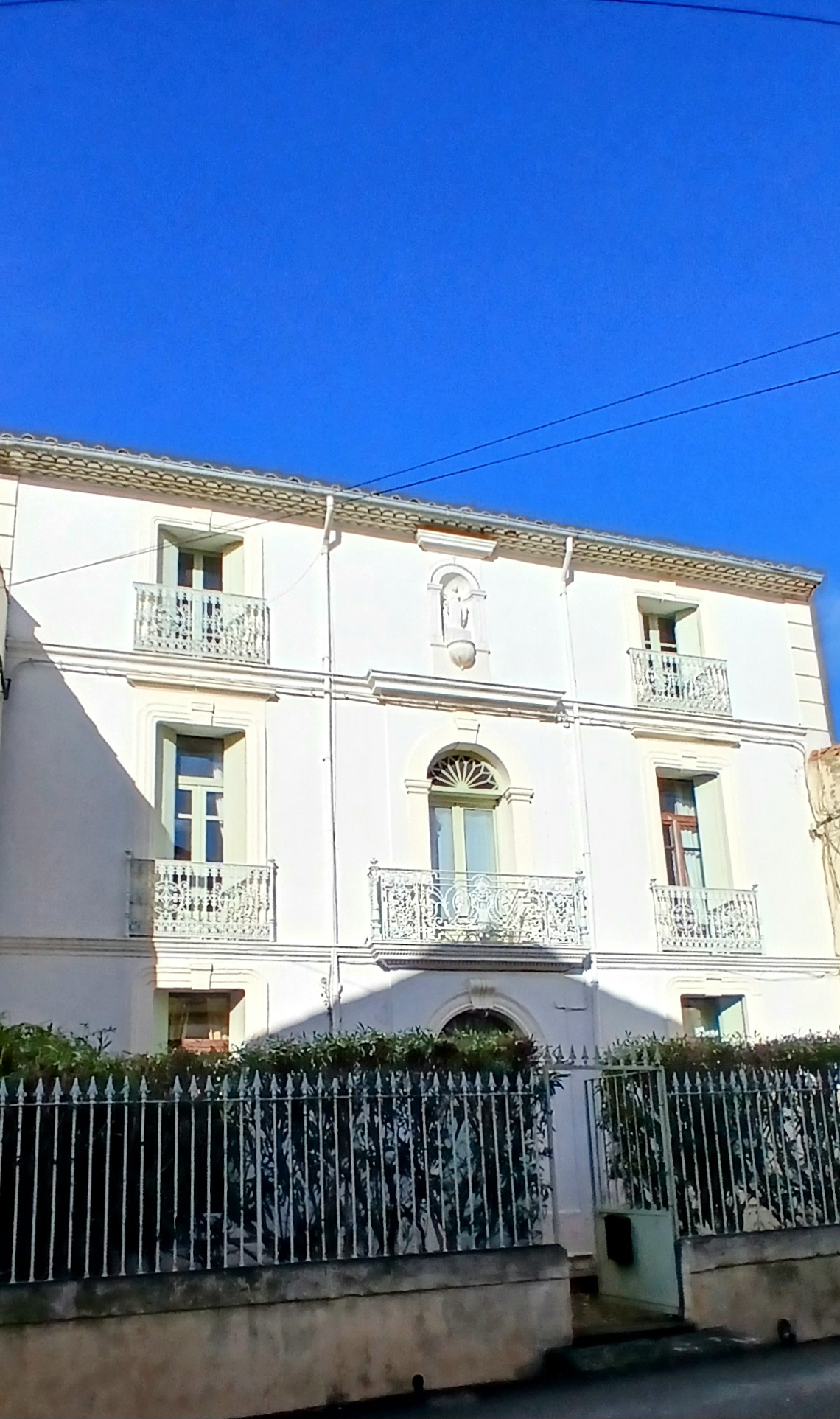 7-bedroom House In Saint Genies De Fontedit, France (345 M²)