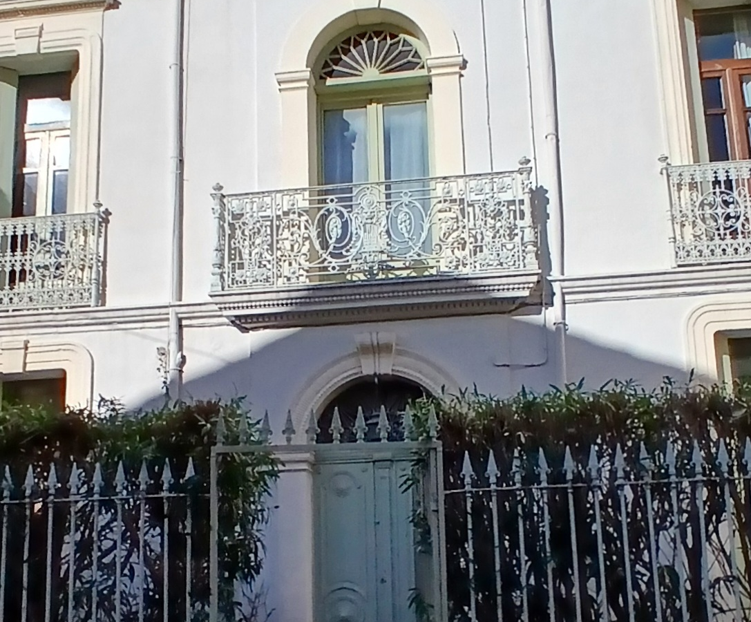 7-bedroom House In Saint Genies De Fontedit, France (345 M²)