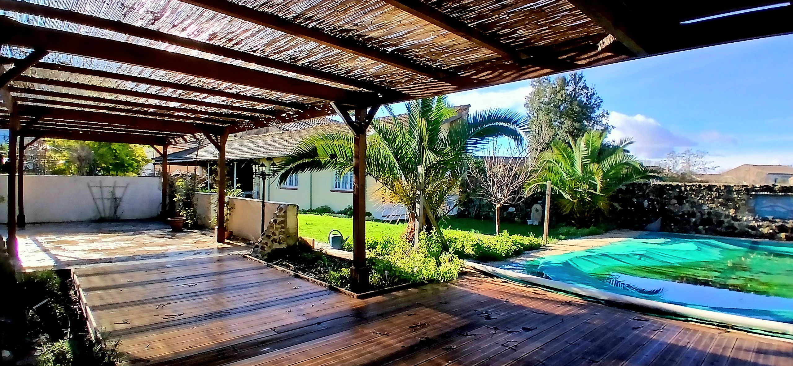 7-bedroom House In Saint Genies De Fontedit, France (345 M²)