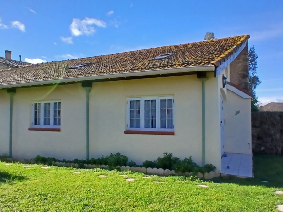 7-bedroom House In Saint Genies De Fontedit, France (345 M²)