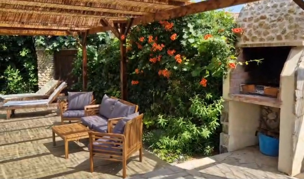 7-bedroom House In Saint Genies De Fontedit, France (345 M²)
