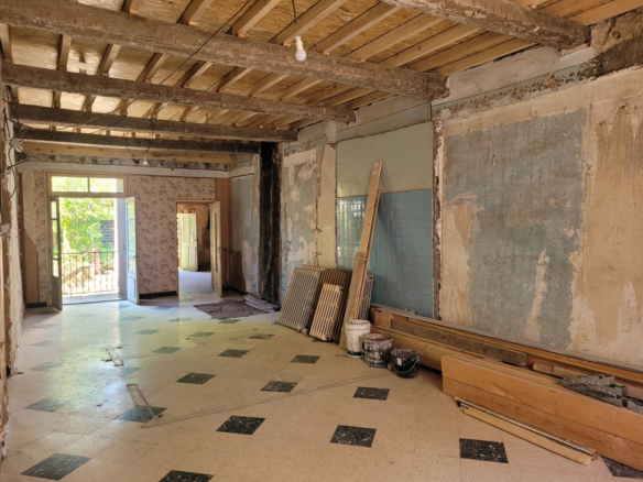 House In Lamalou Les Bains, France (100 M²)