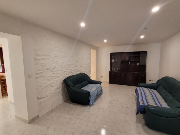 3-bedroom House In Cessenon Sur Orb, France (95 M²)