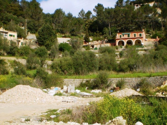 Land In Puigpunyent, Spain (2.251 M² Plot)