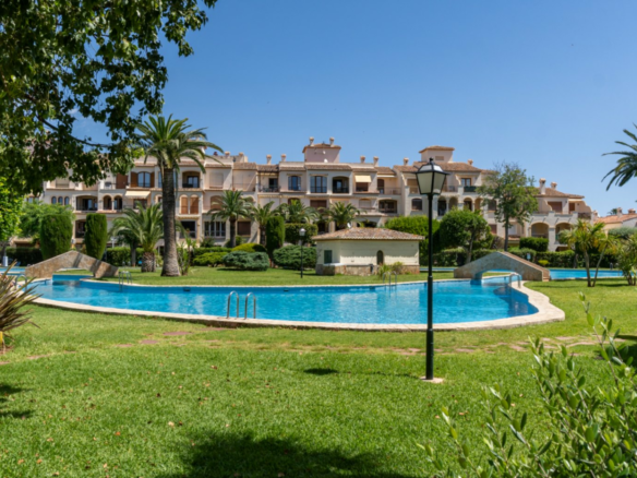 1-bedroom Apartment In Jávea, Spain (60 M² Plot)