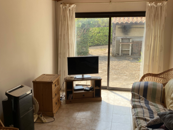 3-bedroom House In Lamalou Les Bains, France (110 M²)