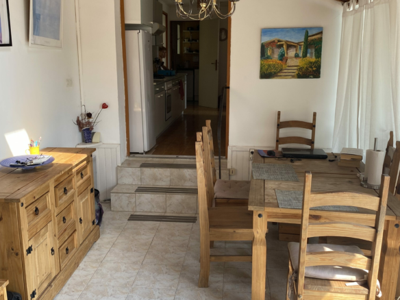 3-bedroom House In Lamalou Les Bains, France (110 M²)