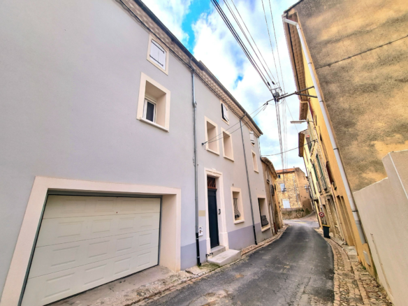 5-bedroom House In Murviel Les Beziers, France (223 M²)