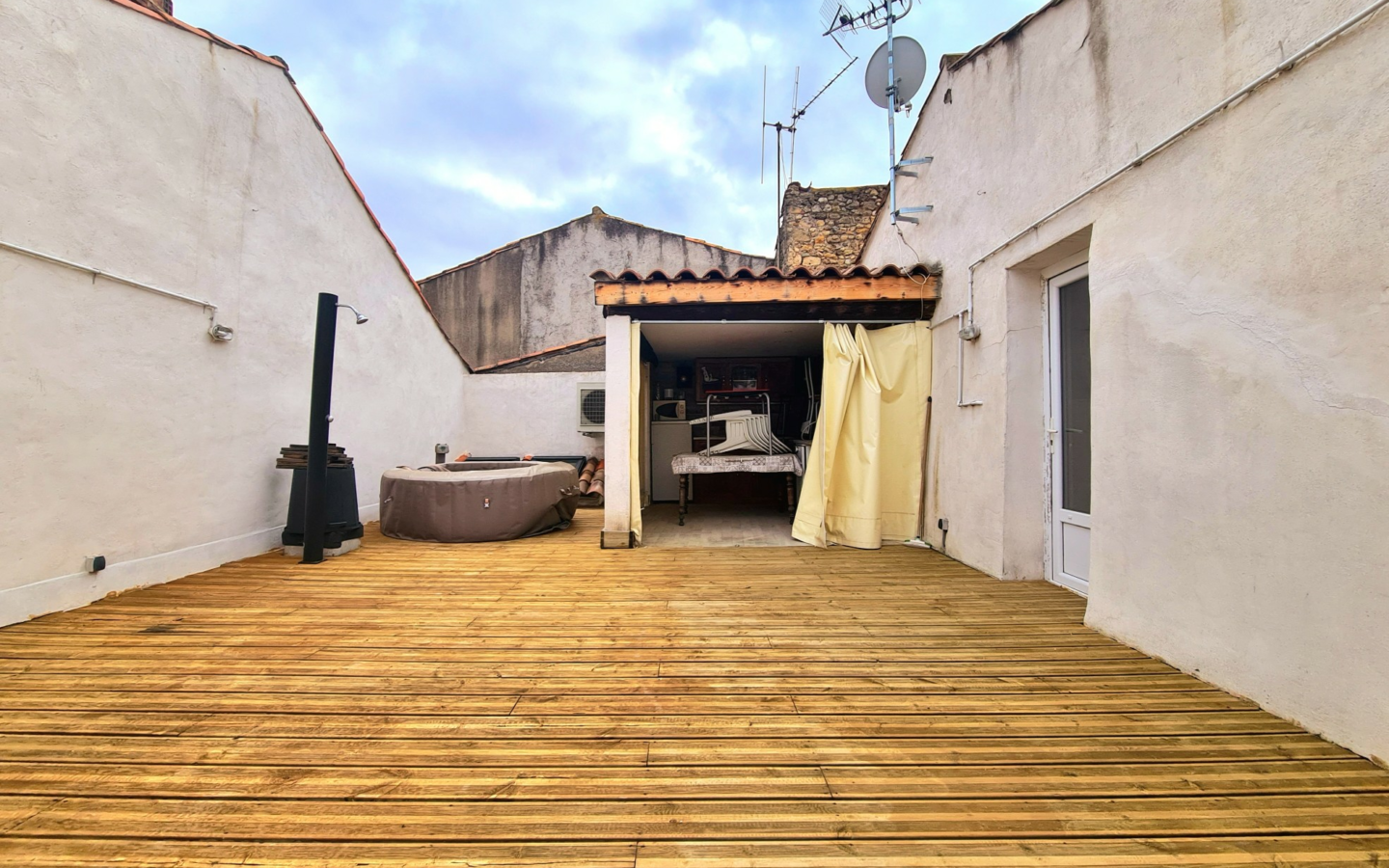 5-bedroom House In Murviel Les Beziers, France (223 M²)