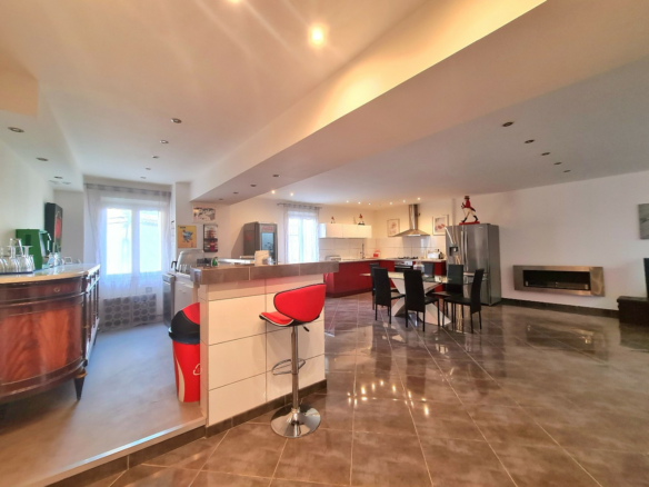 5-bedroom House In Murviel Les Beziers, France (223 M²)