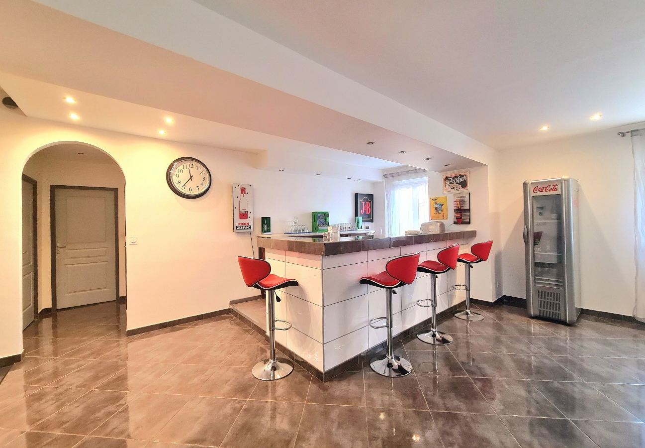 5-bedroom House In Murviel Les Beziers, France (223 M²)