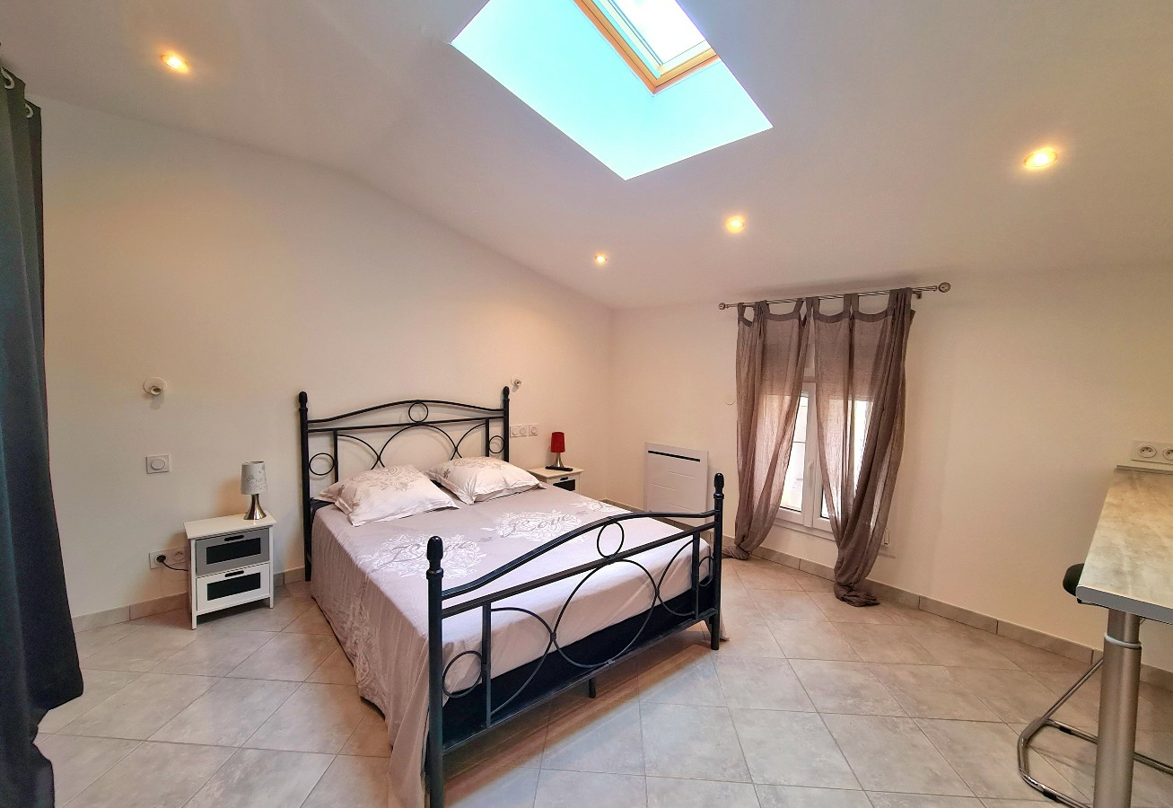 5-bedroom House In Murviel Les Beziers, France (223 M²)