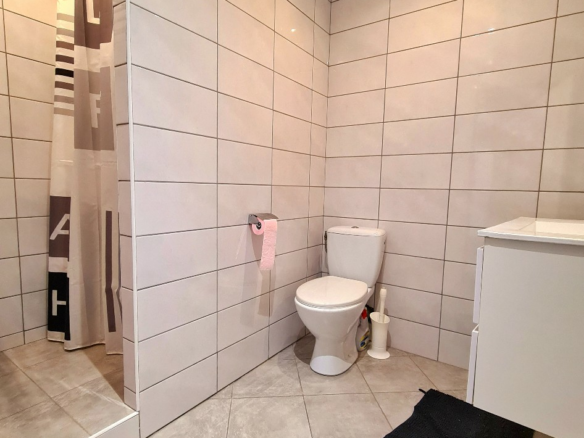 5-bedroom House In Murviel Les Beziers, France (223 M²)