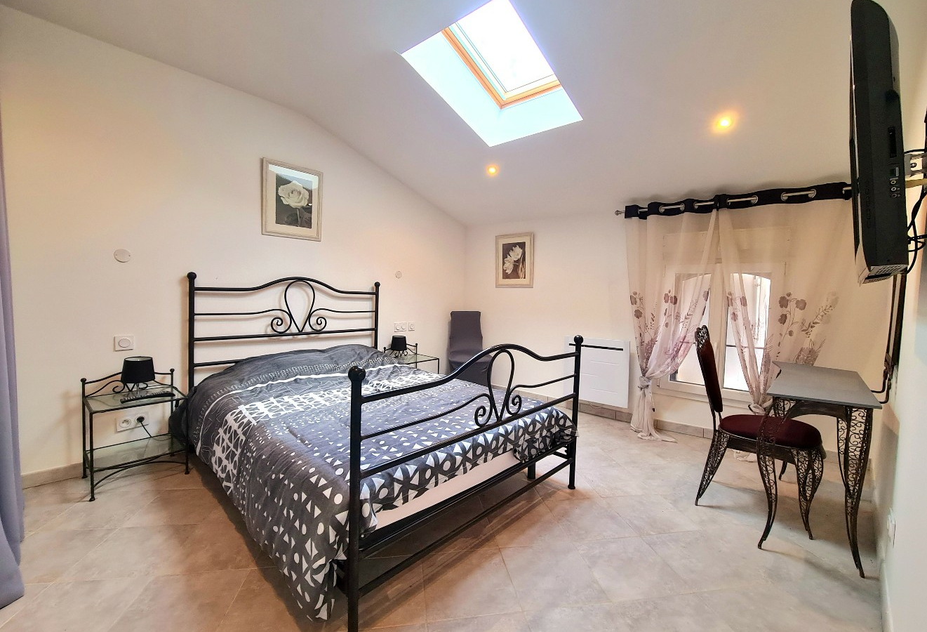 5-bedroom House In Murviel Les Beziers, France (223 M²)