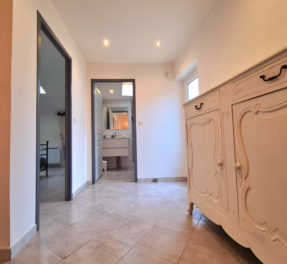 5-bedroom House In Murviel Les Beziers, France (223 M²)