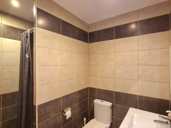 5-bedroom House In Murviel Les Beziers, France (223 M²)