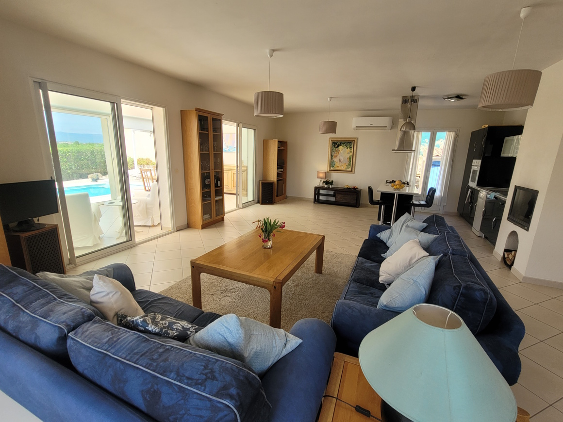 3-bedroom Detached House In Thezan Les Beziers, France (180 M²)
