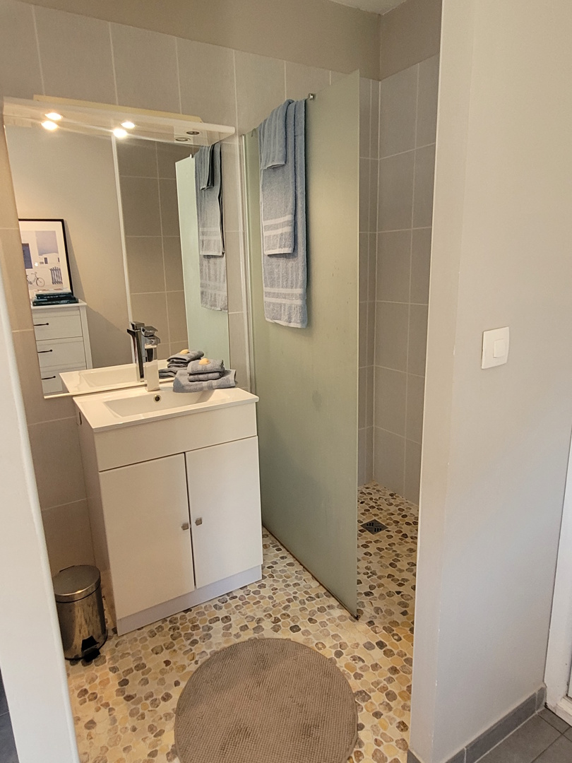 3-bedroom Detached House In Thezan Les Beziers, France (180 M²)