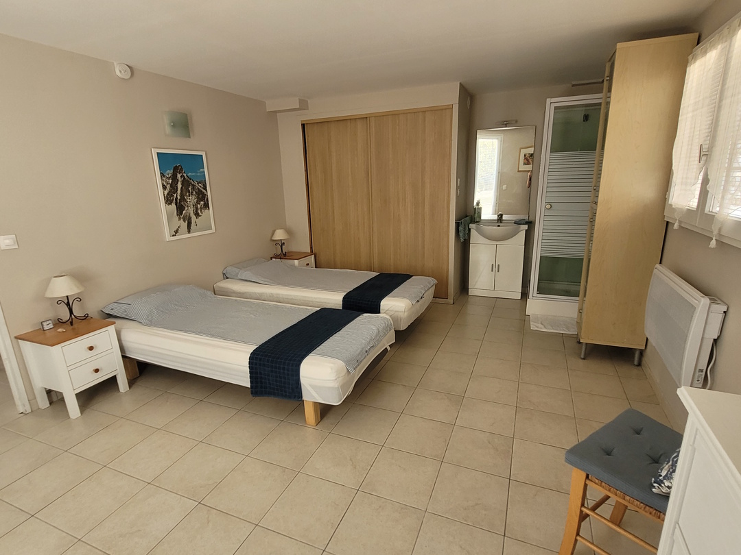 3-bedroom Detached House In Thezan Les Beziers, France (180 M²)