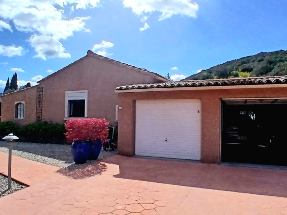 4-bedroom Detached House In Bousquet D’orb, France (120 M²)
