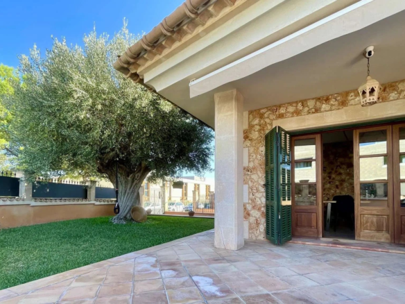 5-bedroom Village House In Marratxí, Spain (314 M²)